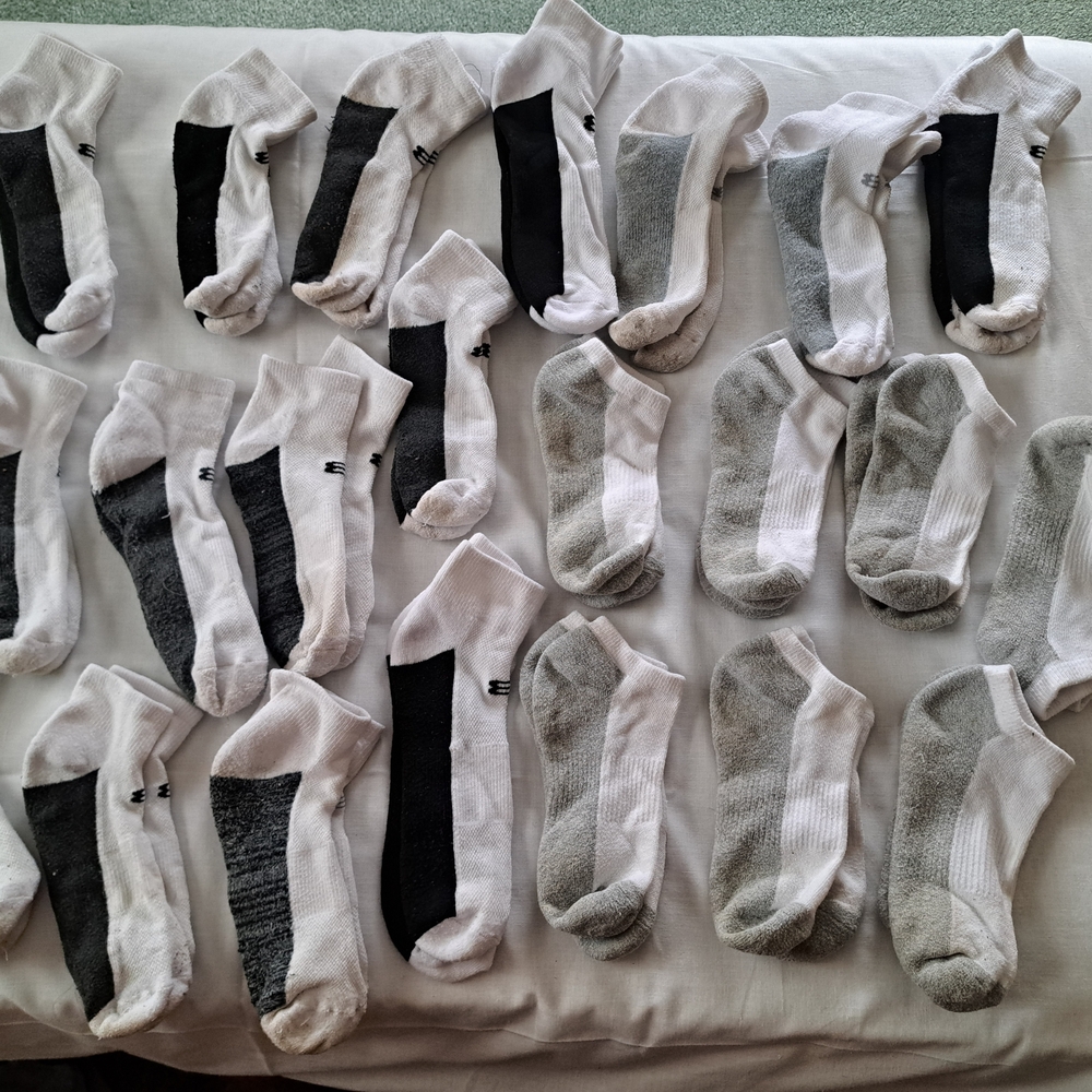 Lot of 22 Men's Low Cut Athletic Ankle Socks White Black & Gray Pre Owned